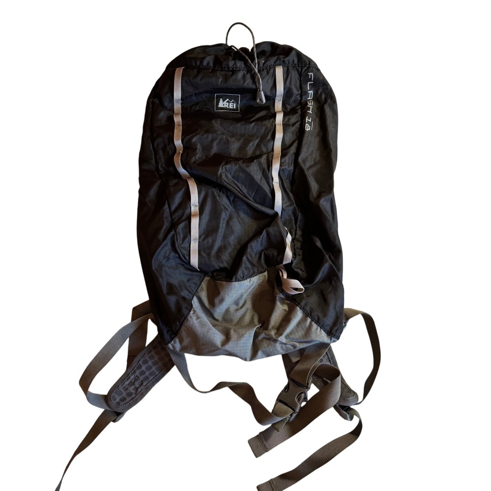 REI Flash 18 Day Hike Pack Bag Hydration Compatible, Black Gray